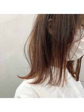 エモ(emo.) 外ハネロブ × マンダリンオレンジハイライト