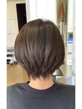 レッド(ReD) ショートボブ　秋カラー　大人　ベージュ