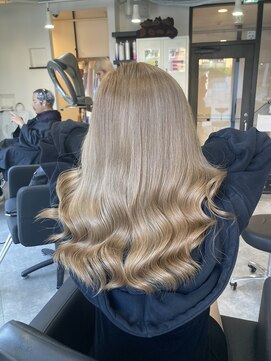 ラフ 難波店(LAFF) #黒髪#ボブルフ#ネビージュ#小顔#ワンレン