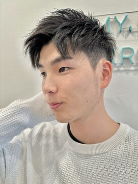ロミーオム 本厚木(ROMMY. Homme) 刈り上げツーブロックアップバングショートビジネスメンズヘア
