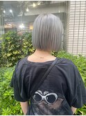 《momoka》ボブシルバーホワイトハイトーンダブルカラー