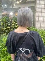 バイブアンドアネックス(VIBE & ANNEX)&nbsp;《momoka》ボブシルバーホワイトハイトーンダブルカラー