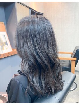 オト(oto) レイヤー×抜け感ウェーブ アッシュ/透明感カラー