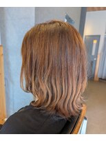 ジャドール 少しくびれをつけて、広がりをカモフラージュ