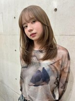 ロマーリ 岡山店(LOMARLIE)&nbsp;フェアリーレイヤー20代30代40代ハッシュカット柔らかオリーブ