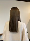 オリーブベージュ