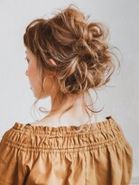 ティファ 栄(Tiffa)&nbsp;ラフな大人可愛いアレンジ