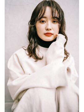 ドットハリス(.Hallis) 大人かわいい/小顔/ミディアムレイヤー/20代30代40代