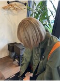 ホワイトベージュ