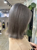 メリー オオサカ(Merly Osaka)&nbsp;軽く外ハネだけで超可愛い！_white gray ash_