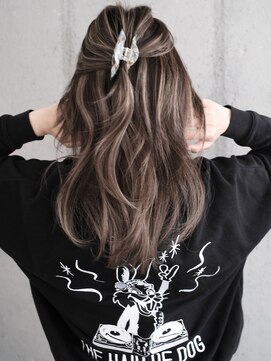 マリアナ(Mariana) ハイライトショートヘアレイヤーカットダブルカラー