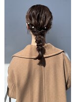 ミディアムでも可愛い編みおろしヘアアレンジ