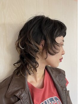 アトリエリント(atelier rinto)の写真/顔回りカットで新たな自分に♪モードな雰囲気が好きな方にも◎遊び心のあるスタイルなら【澤田】にお任せ！