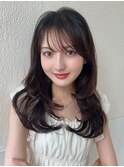 30代に人気！顔周りの後れ毛がかわいいシャギーレイヤーロング