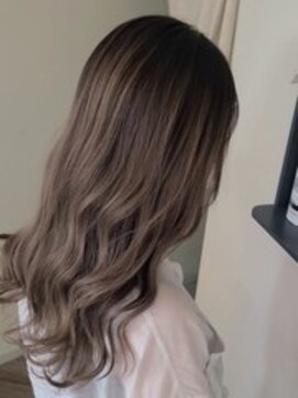 ブルーアンドカンパニー(BLUE&Co.) バレイヤージュ