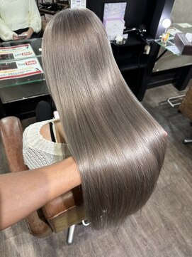 バズ サッポロ バイ フィーネ(BuzZ sapporo by Fi-Ne) うる艶グレージュカラー