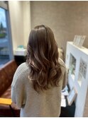 大人上品！シルバーベージュのコテ巻きロング/ハイトーン