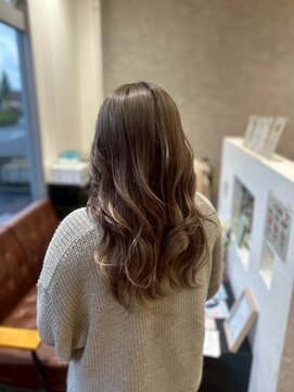 ヘアーワークス ボナ ウニクス店(HAIR WORKS bona) 大人上品！シルバーベージュのコテ巻きロング/ハイトーン