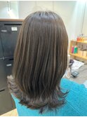 透明感カラーオリーブグレージュブリーチなしミディアムレイヤー