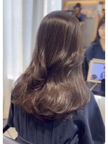 リス バイ ソヨン(Lis by SOYON)&nbsp;黒髪/グレーベージュ/レイヤーロング/前髪パーマ/髪質改善