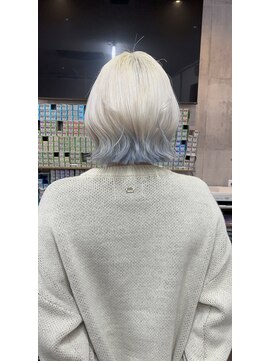 セフィル(SEPHILE) ホワイトカラー×水色