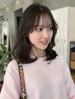 アトロ(Atoro)&nbsp;黒髪でも抜け感を！ミディアムレイヤーカット☆