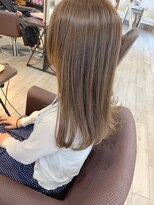 ヘアー アトリエ アンジー(Hair Atelier Angee)&nbsp;シークレットハイライトのアッシュベージュカラー