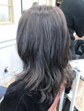 ミーティア バイ クアトロ(Meteor By QUATRO) 外ハネ×スターダストグレージュ