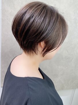 アヴァロン(AVALON) 丸みショートボブ×イルミナ【ナチュラルアッシュ】