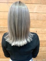 サンディーズ(Sandees)&nbsp;▼ホワイティーアッシュ外ハネワンレン