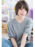 前下がりで大人クール小顔グレーベージュ束感ショートa1