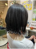 波まきでオシャレな切りっぱなしボブ