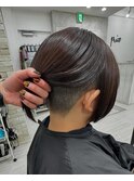 ツーブロックボブ刈り上げ女子