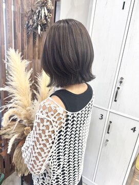 ラフ(laugh) くびれボブ / アッシュブラウン