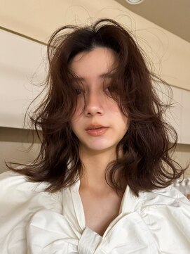 ヤント(yant) エアリーミディアムレイヤー×シアーブラウン