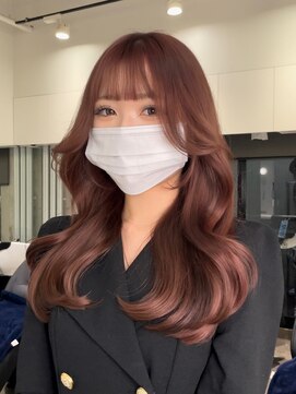 ロムーク 表参道(LOMKH) 小顔ロングレイヤーカット顔周り冬グレージュカラー透明感カラー