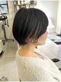 ショートボブ イヤリングカラー