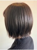 透明感ベージュカラー×大人かわいい前下がりショート