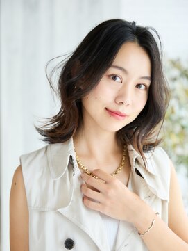 プレジール (Plaisir) 30代40代50代 大人小顔ひし形外はねレイヤーカット