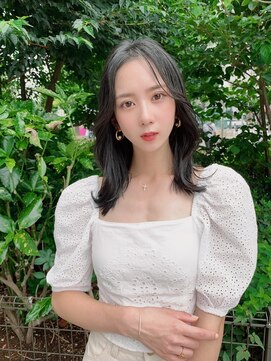 エレン 池袋(ElEn.) 似合わせ小顔カット×くびれ外ハネミディ　韓国ヘア　髪質改善