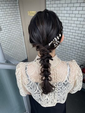 ソノ(sono) 編み下ろし　玉ねぎヘア　ローポニー　参列ヘア