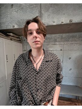 ライラ(Lyla) guest hair ハンサムフェザーショート 下北沢