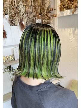 フロール(florun) アンブレラカラー×ネオングレーン×切りっぱなしボブ