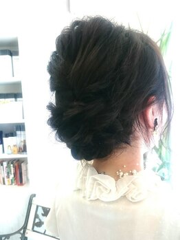 一人のスタイリストが仕上げまで担当！カットだけでなく、気持ちの良いシャンプーも自慢のサロンです♪