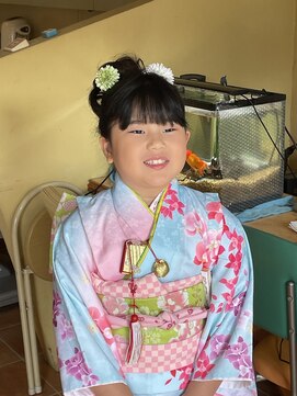 七五三のかわいい女の子の着付けとヘアーセットです