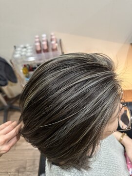 アスール(AZUL) シルバーアッシュハイライト