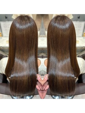 リノ(lino) 軽さの中に、艶がある理由