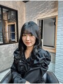 暗髪×顔まわりレイヤーの韓国風くびれロング