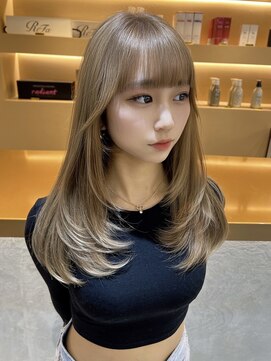 ディーバ 横浜(D.I.E.V.A) 20代30代髪質改善プラチナブロンド韓国レイヤーカット