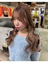 モモ(momo)&nbsp;ハイトーンインナーカラーイヤリングカラーミルクティーベージュ
